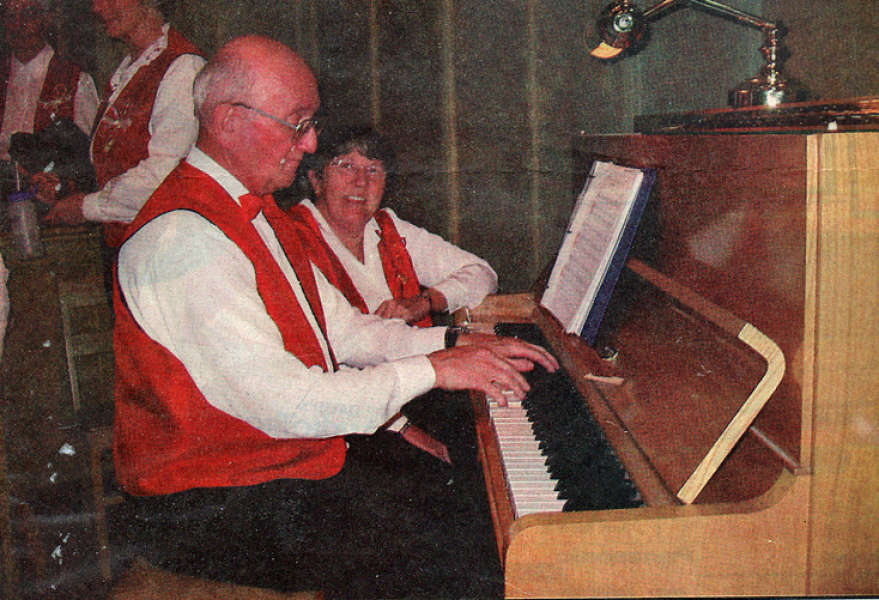 2005 George and Eileen Johnston at Bracebridge United Church Concert